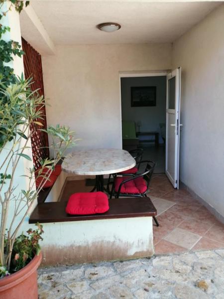 The photo shows the Studio apartman BETA - Silba located in the city of Premuda.