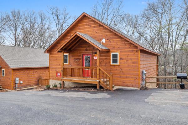 Location 2 Bed 2 Bath Win A Bear Cabin Located Less Than A Mile From The Pigeon Forge Strip - ピジョン・フォージ, TN