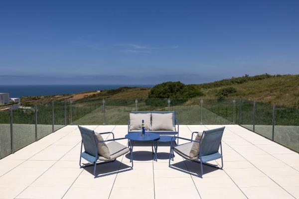 Bild 3: Poolside & Seaview Villa