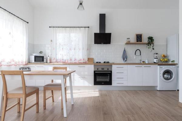 A la foto es mostra l'objecte Casita Alisha, para descansar situat a la ciutat de Tesejerague.