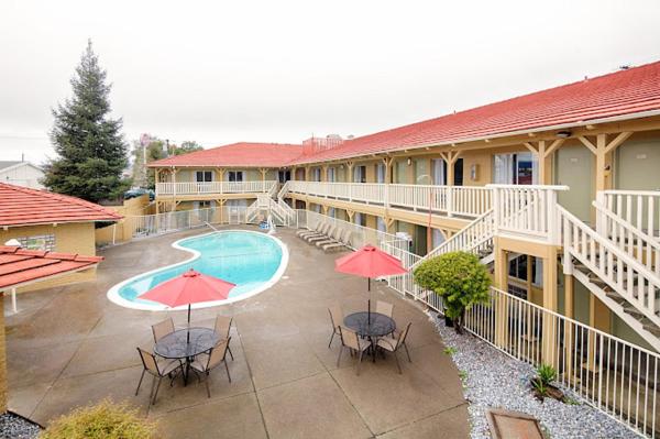 A la foto es mostra l'objecte GuestPlace Inn & Suites situat a la ciutat de Redding.