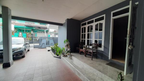 La photo montre l'objet Villa putih pesanggrahan situé dans la ville de Songgoriti.