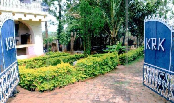 A la foto es mostra l'objecte Woodside Resort and Cafe situat a la ciutat de Yelagiri.