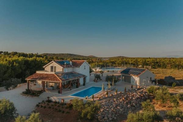 A la foto es mostra l'objecte Villa Ema Nika situat a la ciutat de Vodice.