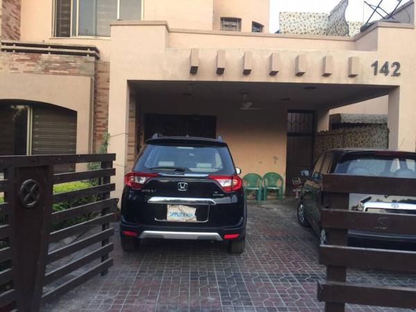 Cheerful Ground 2 beds villa with porch & lawn, Rawalpindi