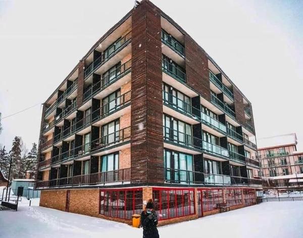 A la foto es mostra l'objecte Flat in Bakuriani situat a la ciutat de Bakuriani.