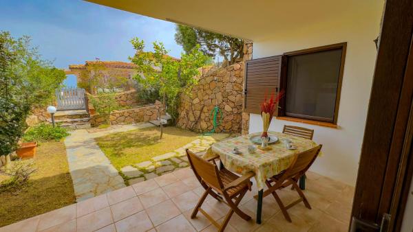 The photo shows the Appartamento Porta del Vento 1 located in the city of Porto San Paolo.