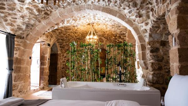På billedet ses objektet Arev HOTEL beliggende i byen Mardin.
