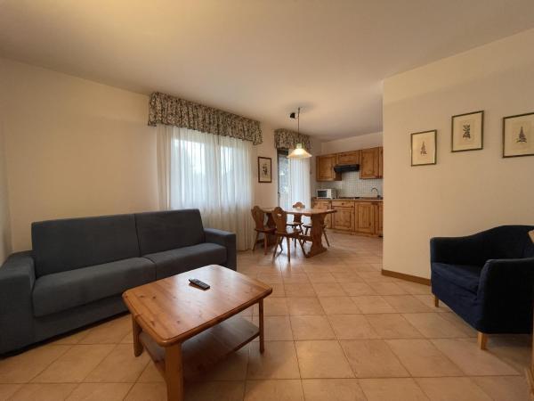 Na fotografii je vidět objekt Condominio Gaiolin nacházející se ve městě Giustino.