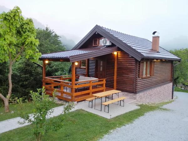 Na foto é possível ver o objeto Holiday house Bliss localizado na cidade de Kumrovec.