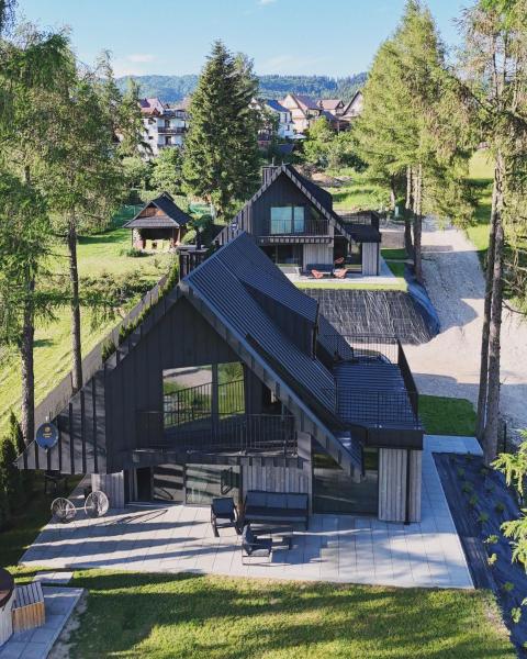 A la foto es mostra l'objecte Trzy Szyszki Maniowy Domki Jezioro Czorsztyńskie Balia oraz Sauna w cenie situat a la ciutat de Maniowy.