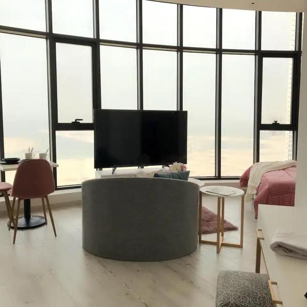 På bildet vises objektet The Seef Studios som ligger i byen Sanābis.