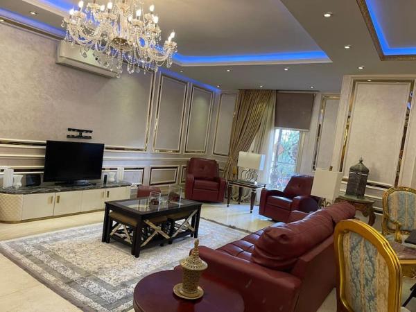 Nella foto è visibile l'oggetto New Cairo Luxury apartment situato nella città di Il Cairo.