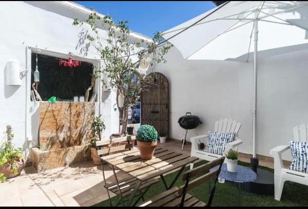IDEAL APPARTMENT WITH TERRACE NEAR THE BEACh, Valencia