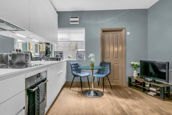 MySquare One Bed Lower Floor Flat near Oxford Street, London
