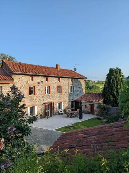 Na fotografii je vidět objekt Les Gouttes Hôtes - Maison de charme nacházející se ve městě Bard.