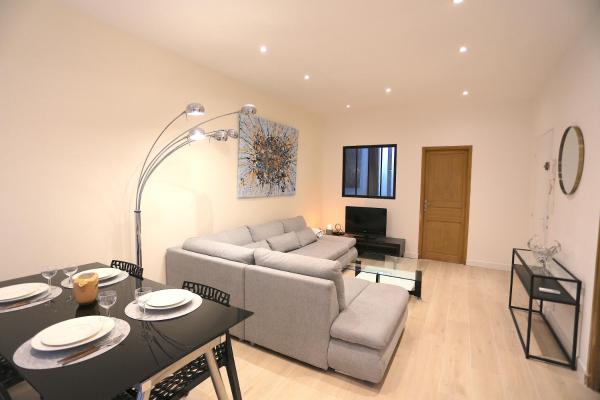 Atypique T3 Clim 80m2 avec Patio, Марсель