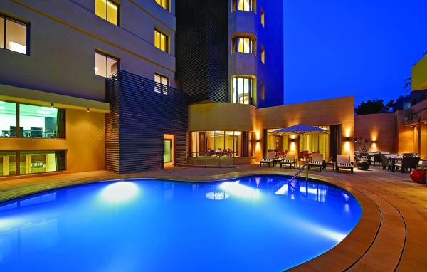 På billedet ses objektet Corp Amman Hotel beliggende i byen Amman.