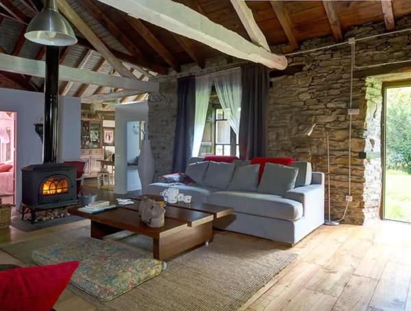 A la foto es mostra l'objecte Stunning restored mill Boimouro situat a la ciutat de Piantes.