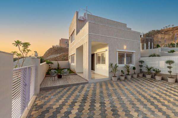 Elivaas Shourya Zenna Luxe 3bhk Villa With Pvt Pool, Udaipur - Udaipur