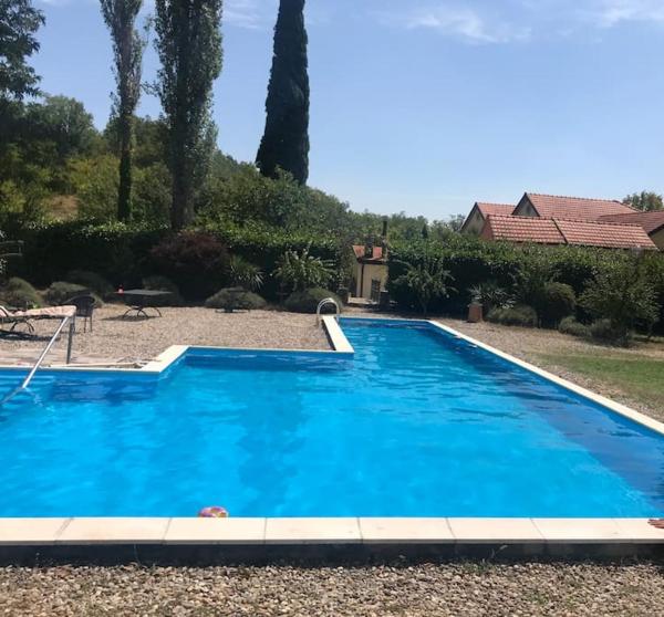 A la foto es mostra l'objecte Casa Ivan situat a la ciutat de Klobuk.