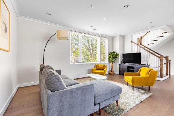 A la foto es mostra l'objecte Green Valley 3br w wd nr restaurants bars WDC-741 situat a la ciutat de Arlington.