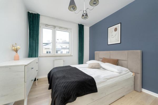 Wyjątkowy Apartament z Parkingiem dla 6 osób by Noclegi Renters, Wrocław