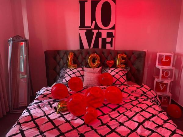 A la foto es mostra l'objecte LovRoom deco Re & Spacieux situat a la ciutat de Grigny.