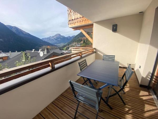 The photo shows the Perle de Savoie A203 located in the city of Châtel.