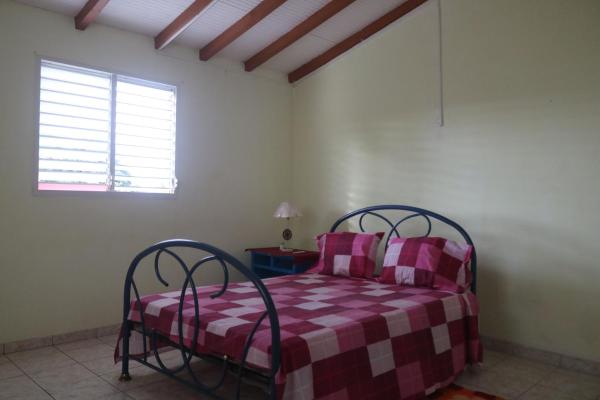 Na zdjęciu widoczny jest obiekt Emmanuel położony w mieście Cadet.