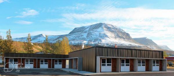 På bildet vises objektet Studio 22 som ligger i byen Fáskrúðsfjörður.