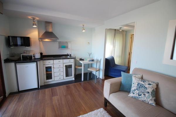 A la foto es mostra l'objecte Estudio Las Brisas situat a la ciutat de Setién.