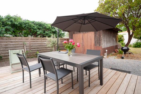 A la foto es mostra l'objecte Maison St Brice Terrasse lits en 160 Confortable situat a la ciutat de Arès.