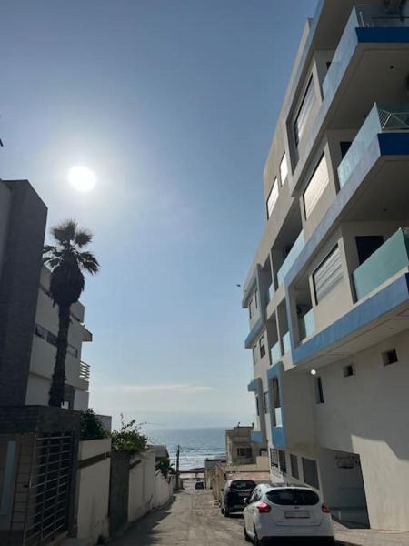 A la foto es mostra l'objecte Brand new beach access apartment situat a la ciutat de Kenitra.