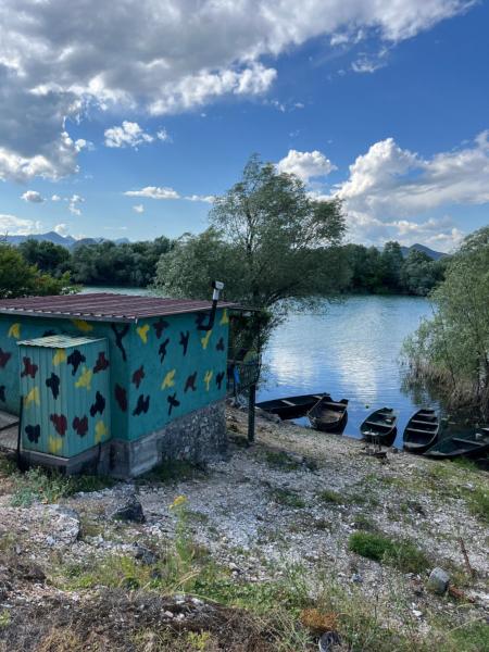 A la foto es mostra l'objecte Skadar Lake View situat a la ciutat de Vranjina.