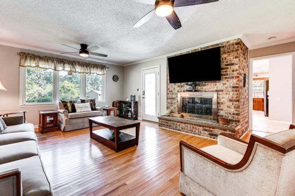 A la foto es mostra l'objecte Stonecrest Family Home Close to Panola Mountain! situat a la ciutat de Woodstream.