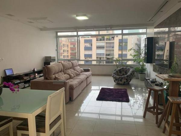A la foto es mostra l'objecte Apt Santos Gonzaga situat a la ciutat de Santos.
