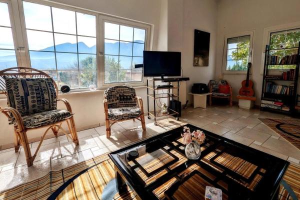 Auf dem Foto ist das Objekt Ecoscape Luxury Villa Lamia in der Stadt Lamía zu sehen.