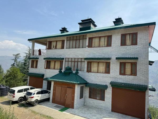 写真にはKotgarh市にあるNAMO Homestayが写っています。