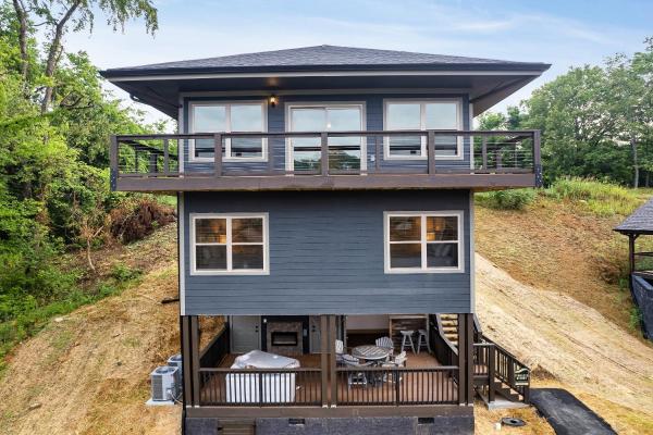 Στη φωτογραφία φαίνεται το αντικείμενο Smokies Treehouse που βρίσκεται στην πόλη Sevierville.