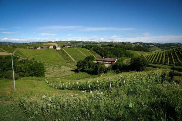 På billedet ses objektet Cascina Speronetti beliggende i byen Canale.