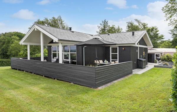 Auf dem Foto ist das Objekt Beautiful Home In Hejls With Wifi in der Stadt Hejls zu sehen.