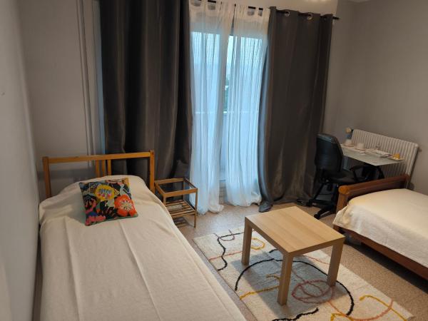A la foto es mostra l'objecte Chambres privées situat a la ciutat de Feyzin.