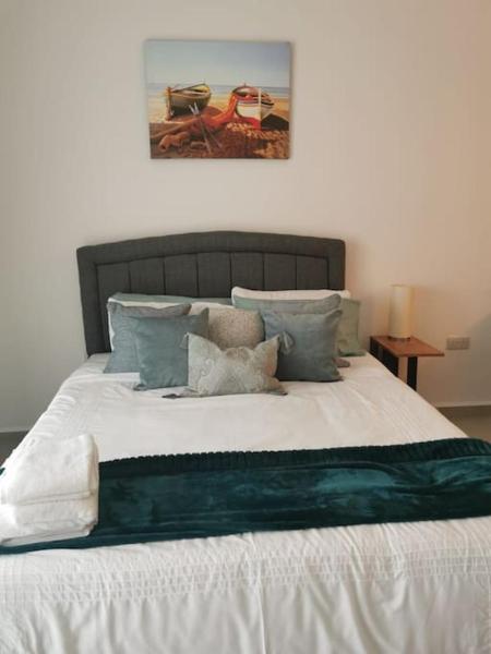 A la foto es mostra l'objecte Penthouse studio apartment situat a la ciutat de Vitsadha.