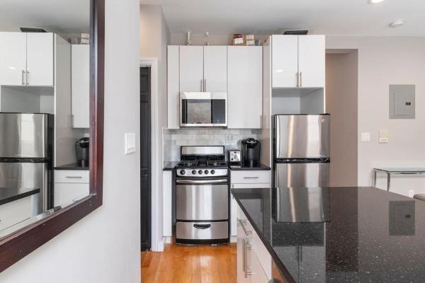 Renovated Lower Eastside 2BR Washer Dryer, New York