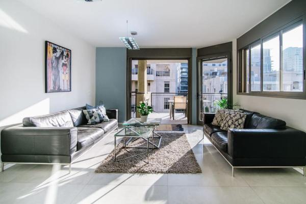 Super-Star 3BR Private Parking !, Tel Aviv-Jaffa
