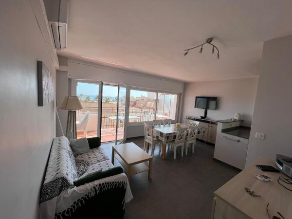 A la foto es mostra l'objecte Espagne Cunit plage situat a la ciutat de Cunit.