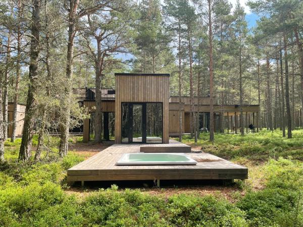 A la foto es mostra l'objecte Dirhami Nature Resort situat a la ciutat de Dirhami.