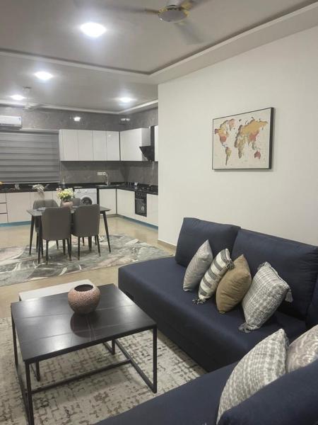 A la foto es mostra l'objecte 2 bed 2 bath luxury apartment East Legon Accra situat a la ciutat de Accra.