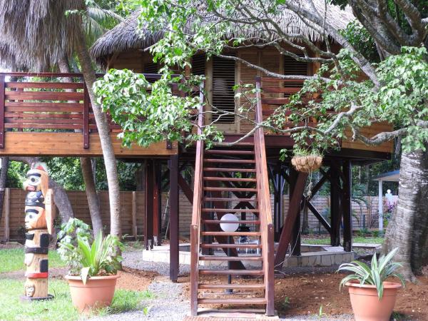 A la foto es mostra l'objecte Insolite Ara Wakan / Ma cabane situat a la ciutat de Pointe-Noire.